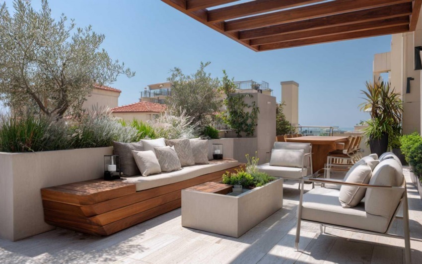 Micro-Outdoor: Balcony, Loggia and Terrace as a Room (Even a Small One)