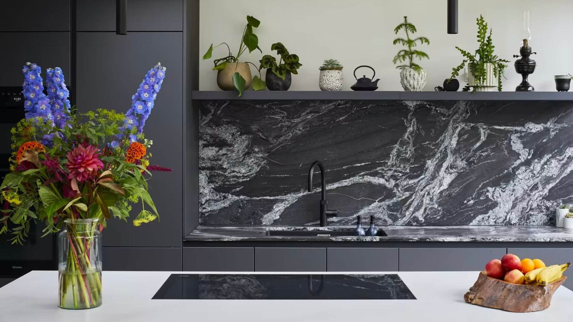 the-right-backsplash-for-your-kitchen_IDW_Italia_Biella_Prague