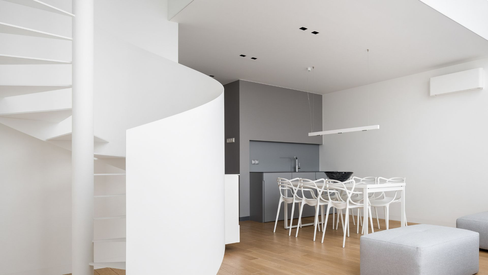 Choose_the_internal_staicase_IDW_Italia-Biella-Prague