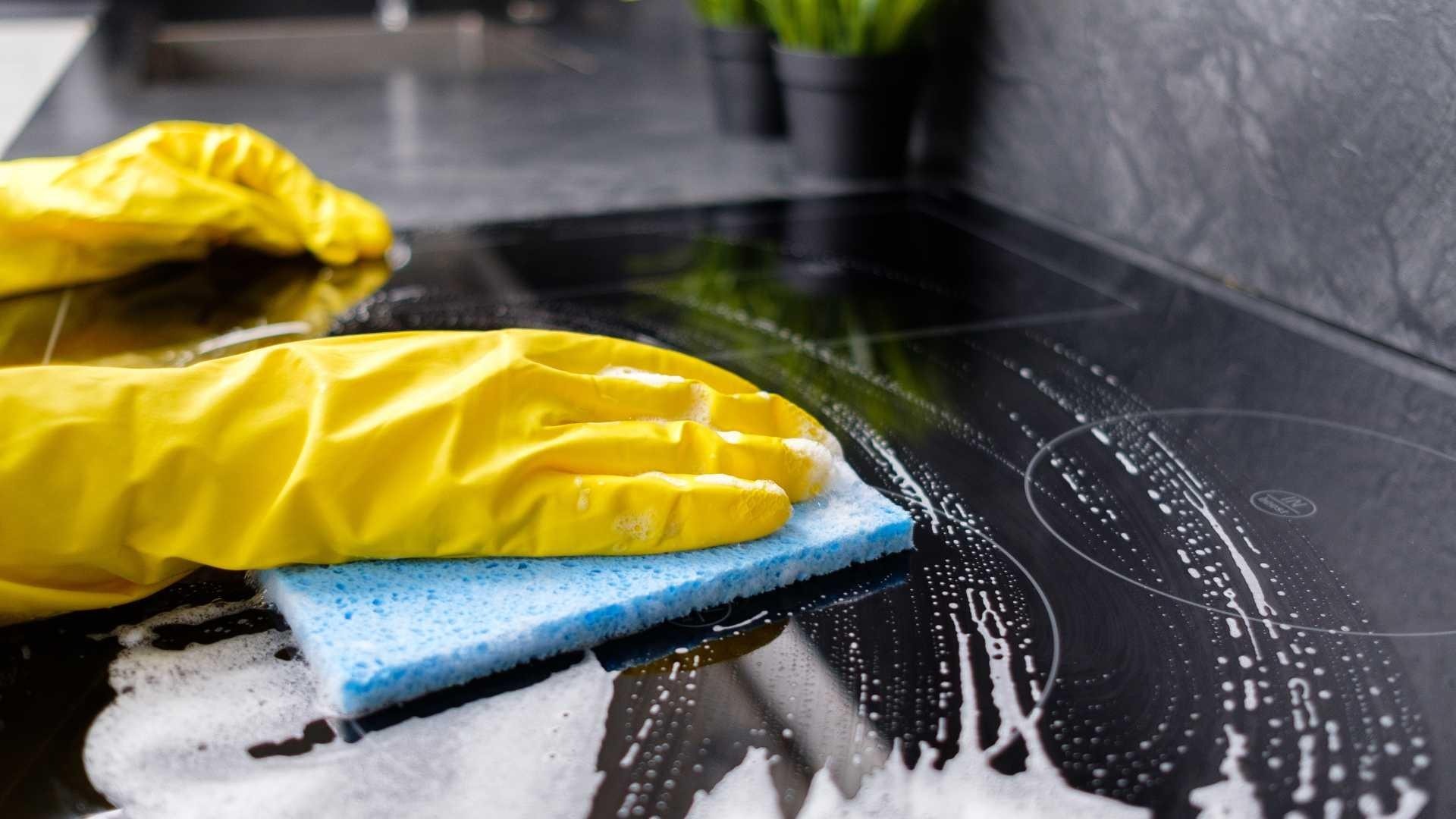 kitchen-counter-cleaning-IDW-Italia_prague-Biella