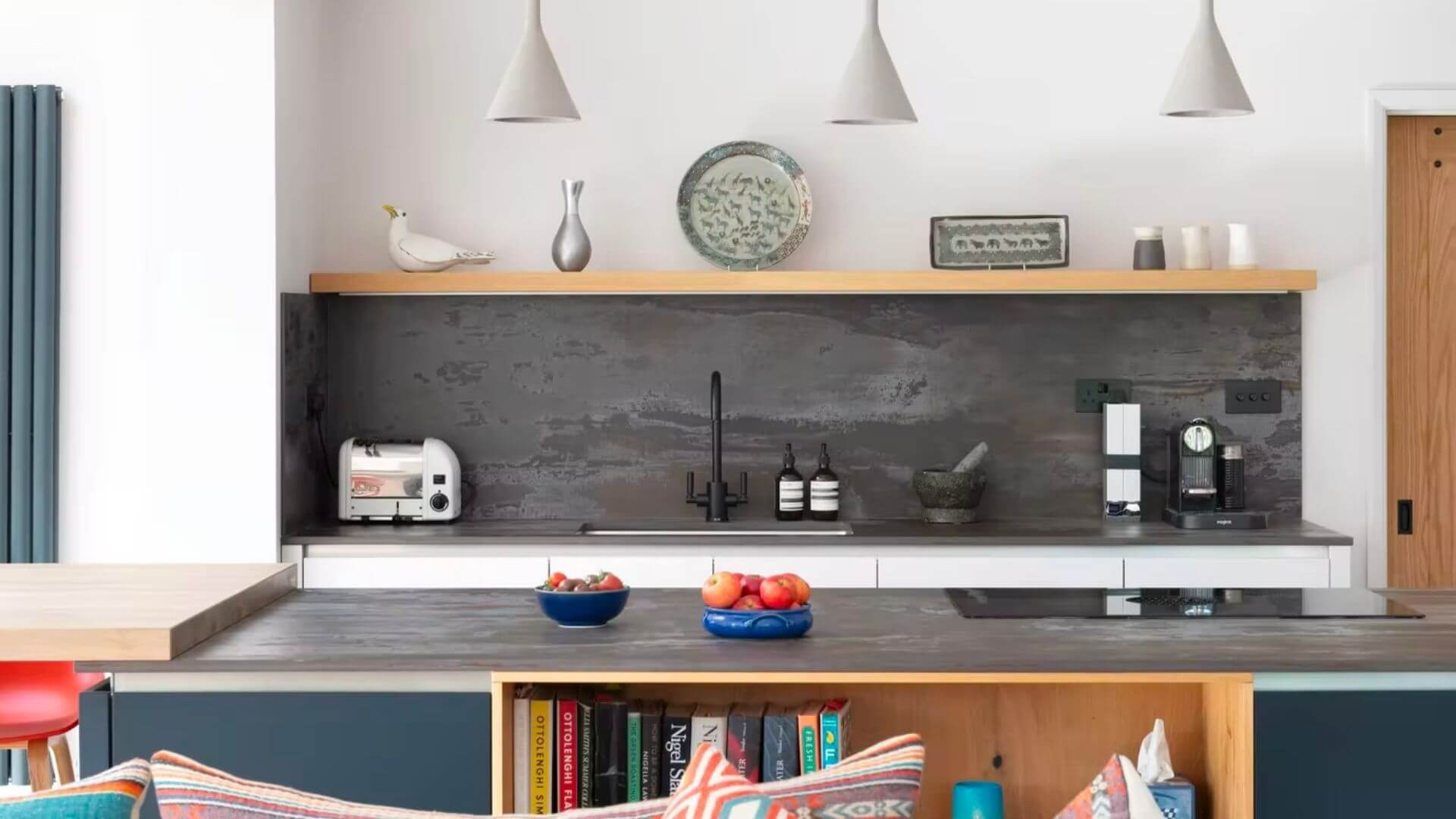 the-right-backsplash-for-your-kitchen_IDW_Italia_Biella_Prague