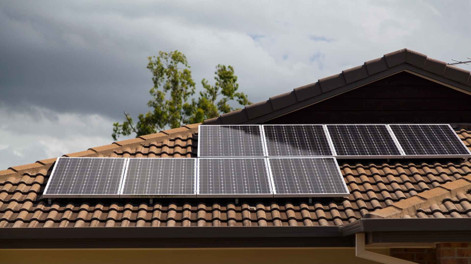 Cut_down_on_your_energy_costs_IDW_Italia_Biella_Prague