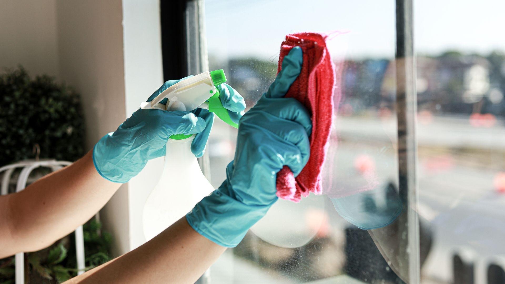 Flawless_Glass_Cleaning_to_Get_Ready_for_Autumn_IDW-Italia-Prague-Biella
